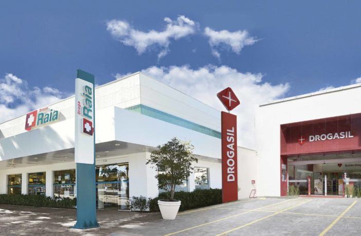 Farmácias crescem em strip malls